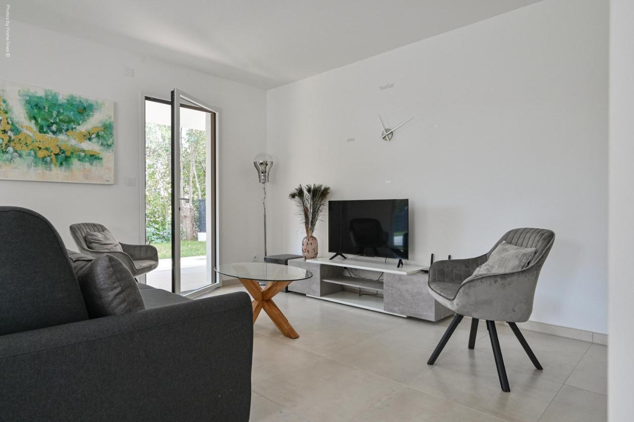 T3 Neuf – C13 - Jardin-Terrasse Et Piscine – Accès Direct Plages Et Centre Village Saint-Cyr-sur-Mer Extérieur photo